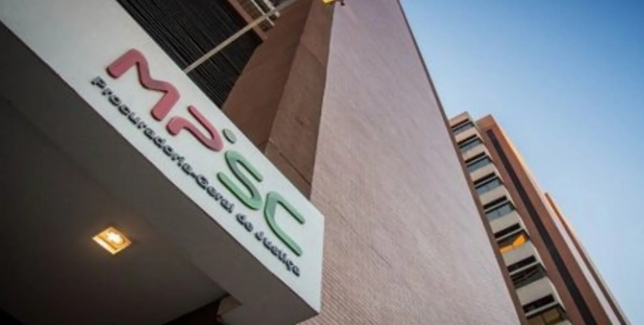 Homem é condenado a 17 anos e seis meses por homicídio qualificado