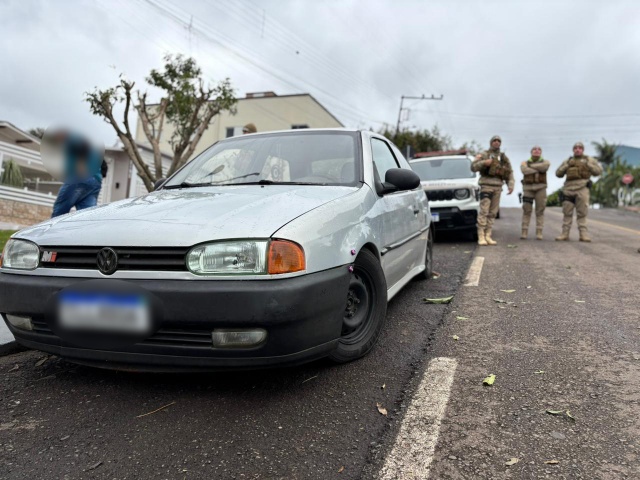 Carro furtado em Maravilha é recuperado em São Miguel do Oeste; suspeitos tentam novo furto