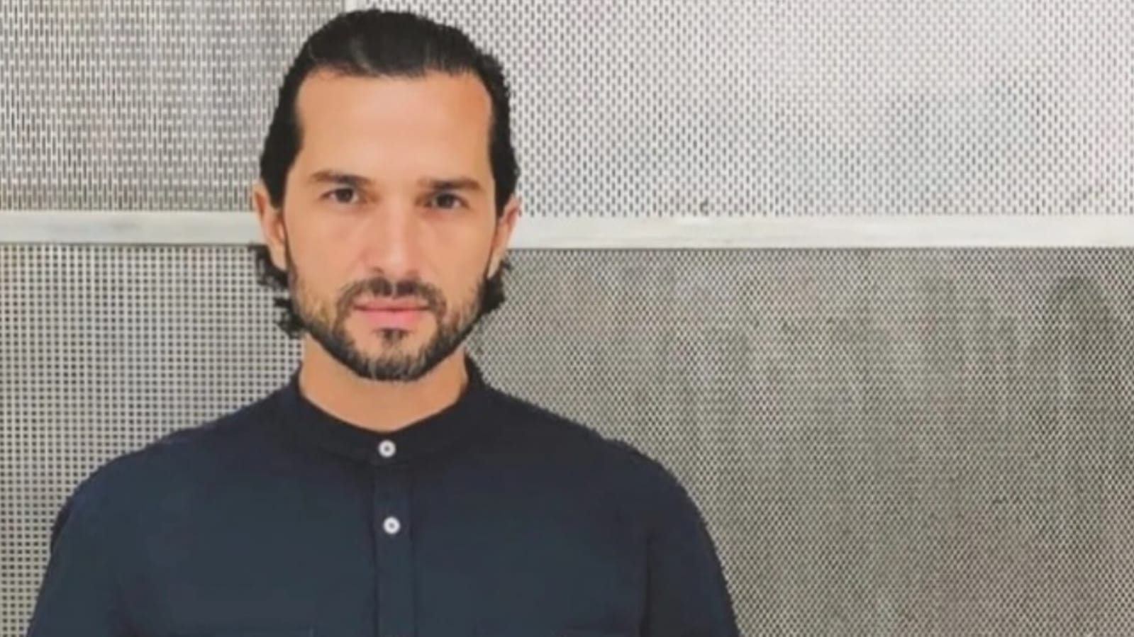 Corpo de ator catarinense é encontrado dentro de baú concretado no RJ