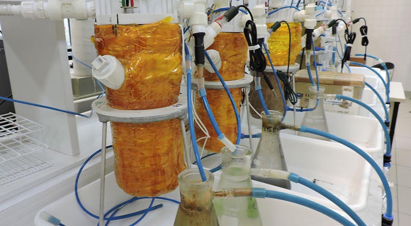 USP cria biobateria que gera eletricidade a partir de esgoto e efluentes