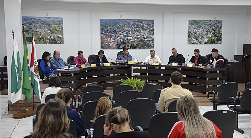 Câmara aprova alteração na escolha de diretores das escolas do município