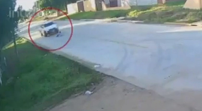 Bebê que estava no meio da rua é atropelado em Itaqui