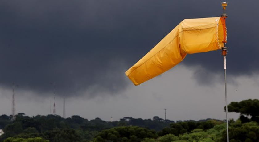 Paraná recebe alerta para onda de tempestades com chuva forte e ventos de até 70 km/h