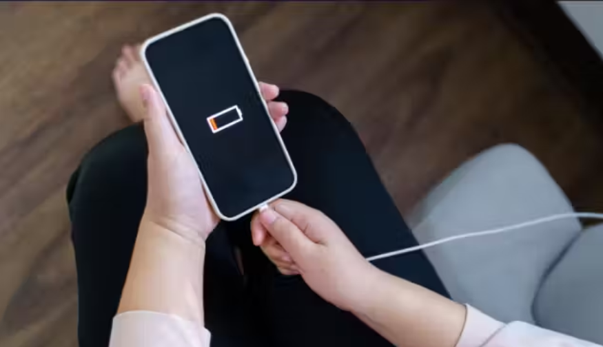 Truque simples para bateria do celular durar mais; Engenheiro ensina e fábricas confirmam