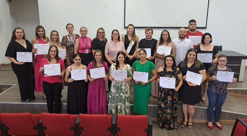 Alunos do curso de Técnico em Enfermagem se formam em uma noite memorável