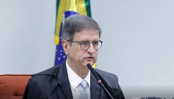 PGR pede anulação de investigação sobre conversas de Moraes e Vorcaro