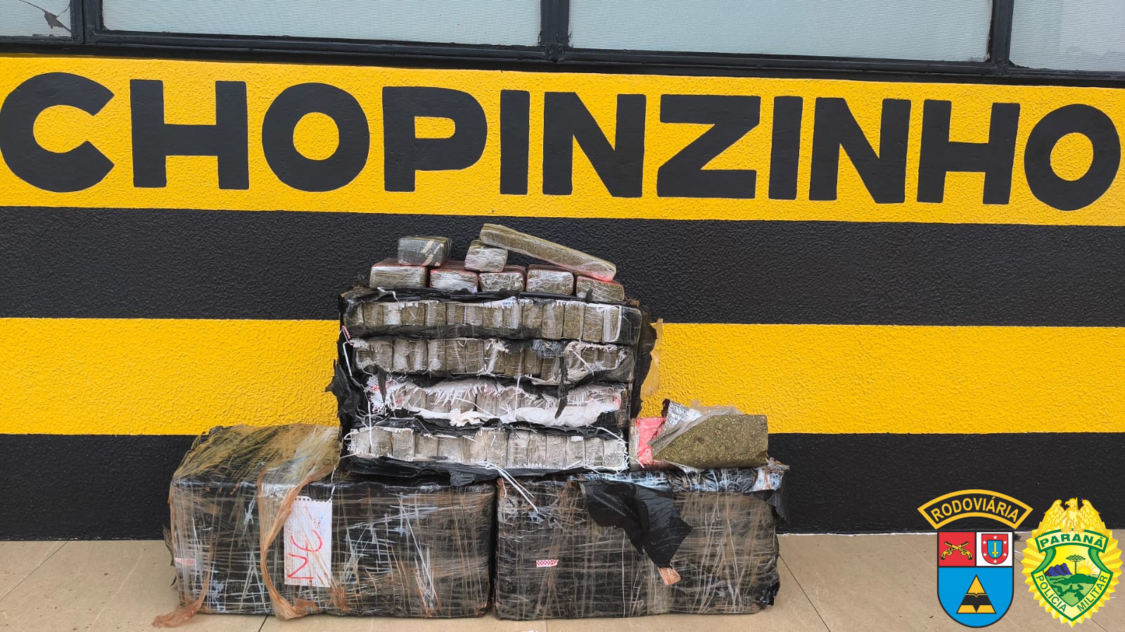 Quatro pessoas são detidas com 124 kg de maconha na PR-281