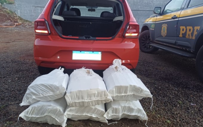 Casal é preso com 119 quilos de maconha em Nova Itaberaba