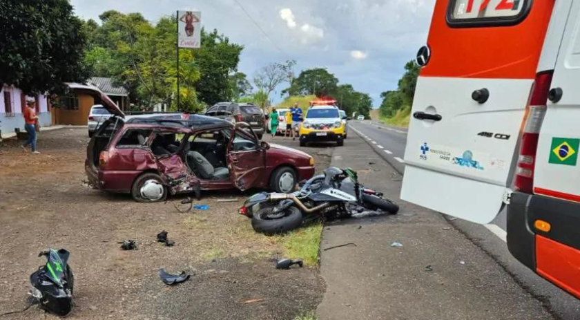 Colisão envolve moto e carro na BR-280 no trecho entre Marmeleiro e Flor da Serra