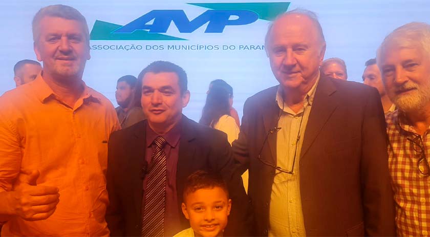 Prefeito Helio Surdi assume a Presidência da Comissão de Agricultura da Associação dos Municípios do Paraná