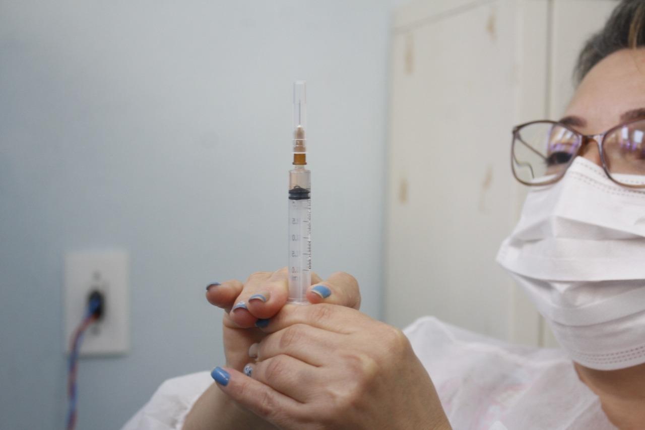 Saúde anuncia nesta segunda-feira a 4ª dose contra Covid-19 para maiores de 40 anos