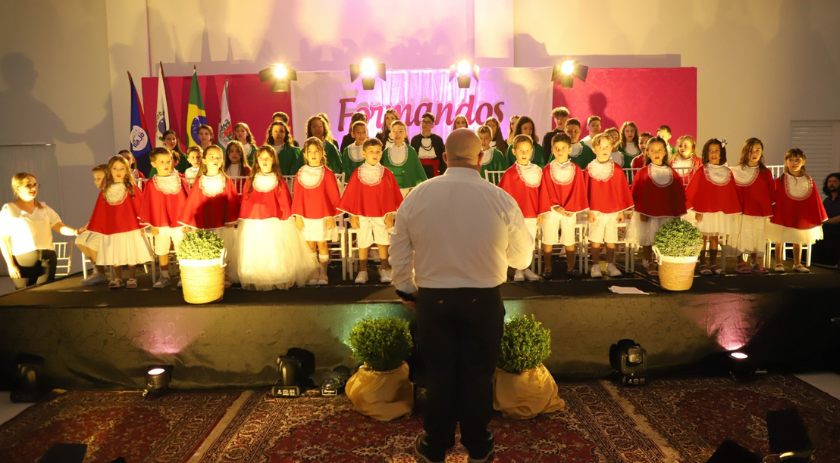 Escola Tia Jô celebra formatura de alunos com noite especial em Barracão