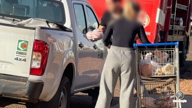 Vigilância Sanitária e Cidasc apreendem mais de 300 kg de produtos impróprios em supermercado