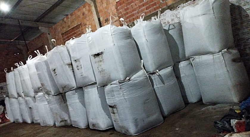Polícia apreende 29 toneladas de plástico reciclado descaminhado da Argentina