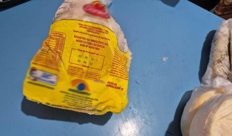 Frango vencido há 8 anos é apreendido em mercado durante fiscalização no RS