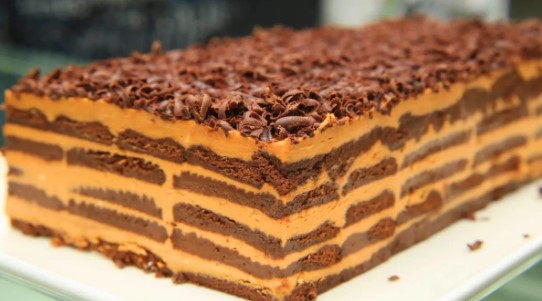 Chocotorta cremosa, molhadinha e deliciosa com apenas 4 ingredientes