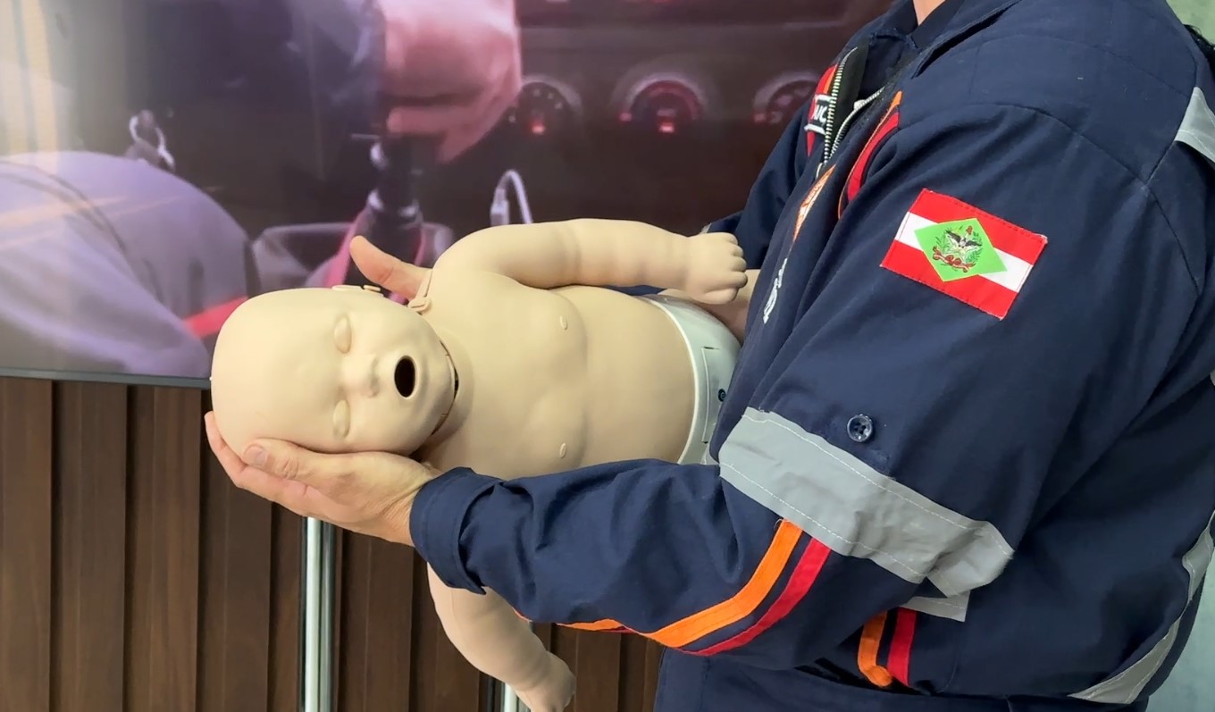 SAMU reforça atualização sobre desengasgo infantil