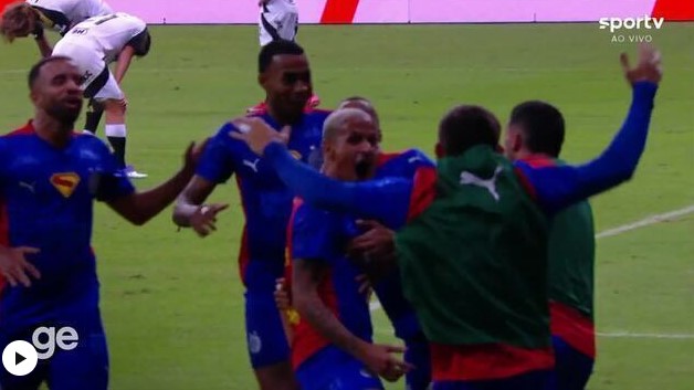 Bahia vence o Atlético-MG em noite de golaços e sobe para o terceiro lugar