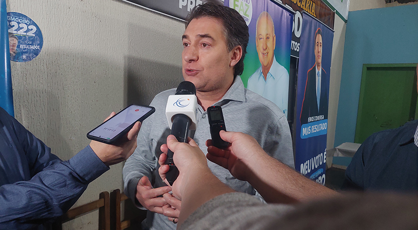 Deputado Federal Fernando Giacobo visita município e se reúne com lideranças no Bairro Vila Nova
