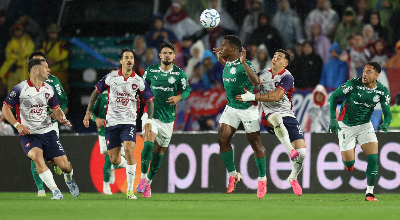 Palmeiras vence Cerro Porteño e avança às quartas de final da Libertadores
