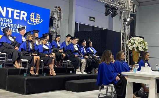 Formatura da Uninter reúne emoção e conquistas