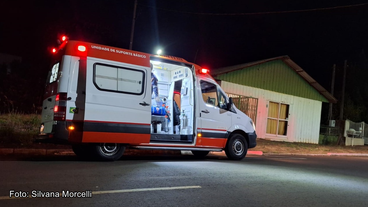 Mulher esfaqueia homem no centro de Marmeleiro; vítima é socorrida em estado grave