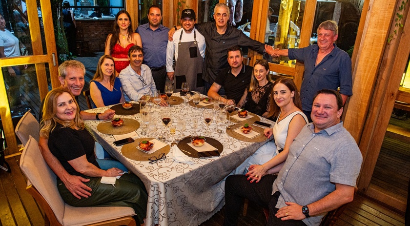 Jantar especial oferecido pelo SANTAN tem como chef de cozinha o renomado Paulo Campbell