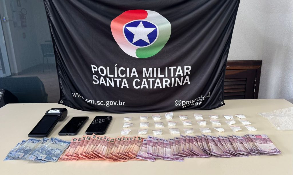 Homem é preso por tráfico de drogas no Centro