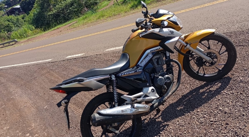Honda Titan 160 é furtada na divisa com o Brasil
