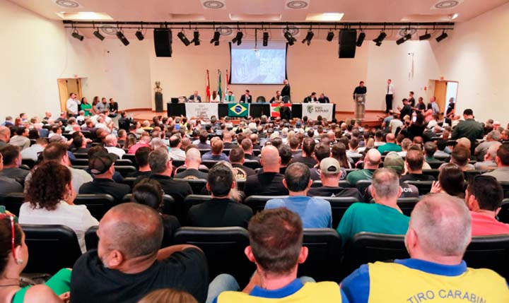Reunião debate impactos de decreto sobre política de controle de armas