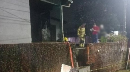 Incêndio criminoso atinge residência durante a madrugada