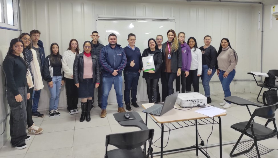 Administração Municipal inicia curso gratuito de Assistente Administrativo em parceria com o SENAI