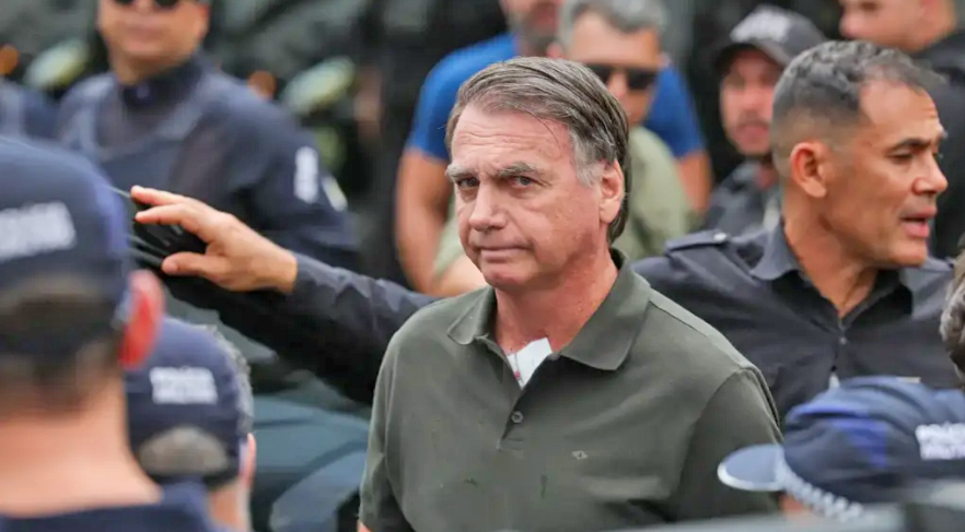 PGR apresenta parecer contrário à prisão domiciliar para Bolsonaro