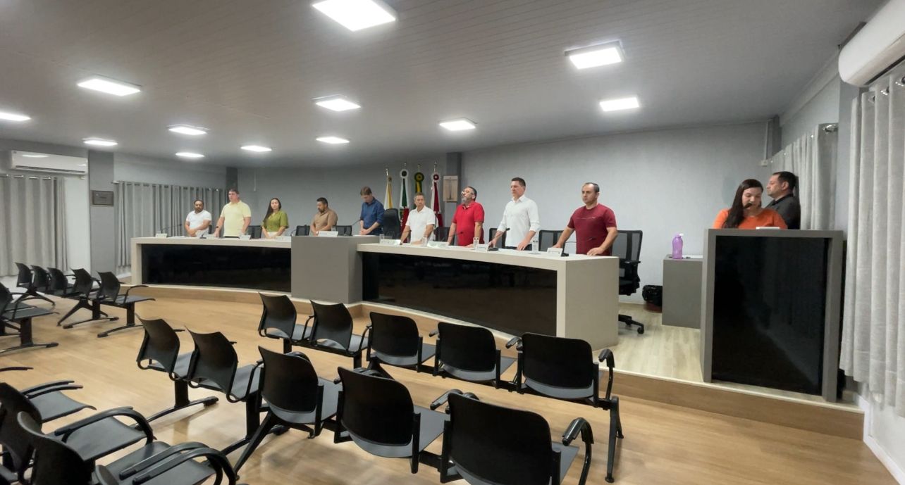 Câmara discute projetos sobre limpeza de terrenos e criação de ponto de táxi rotativo