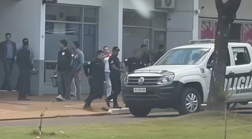 Policial é preso suspeito de ajudar na fuga de sete presos