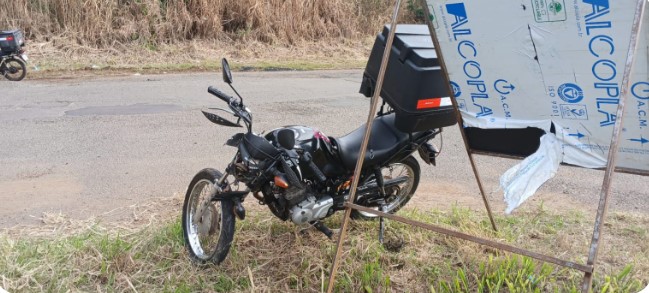 Motociclista fica ferido após colisão com camionete na PR-483