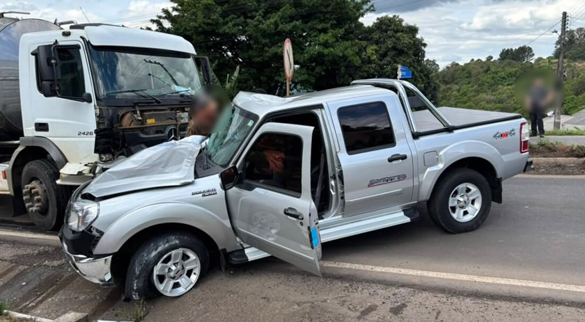 Casal de idosos fica ferido em colisão entre caminhonete e caminhão na BR-163