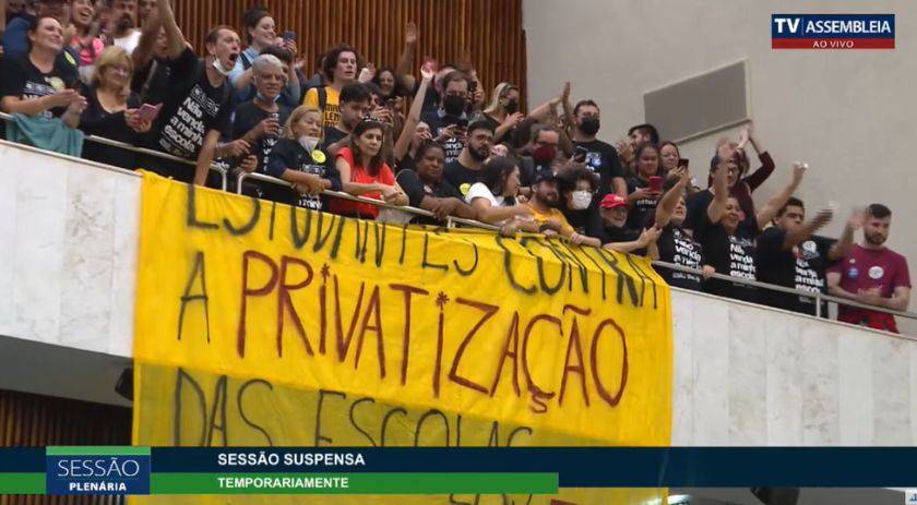 Ratinho Jr diz que pais e professores votarão de maneira democrática se haverá gestão privada em colégios públicos