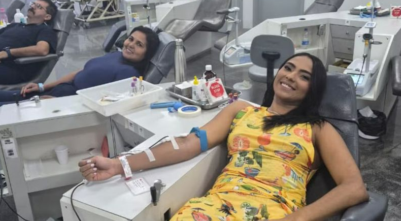 Mulher troca presentes de aniversário por doações de sangue e mobiliza 60 pessoas