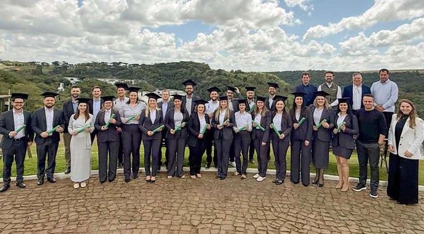Sicredi Soma forma nova turma de gestores