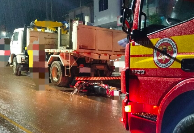 Motociclista é encontrado em parada cardiorrespiratória durante atendimento de queda com o veículo