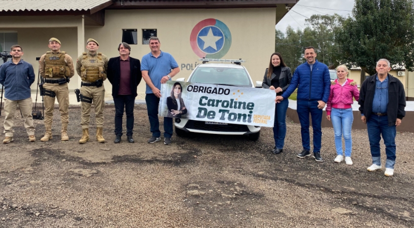 Polícia Militar recebe carro 0KM da deputada federal Caroline de Toni
