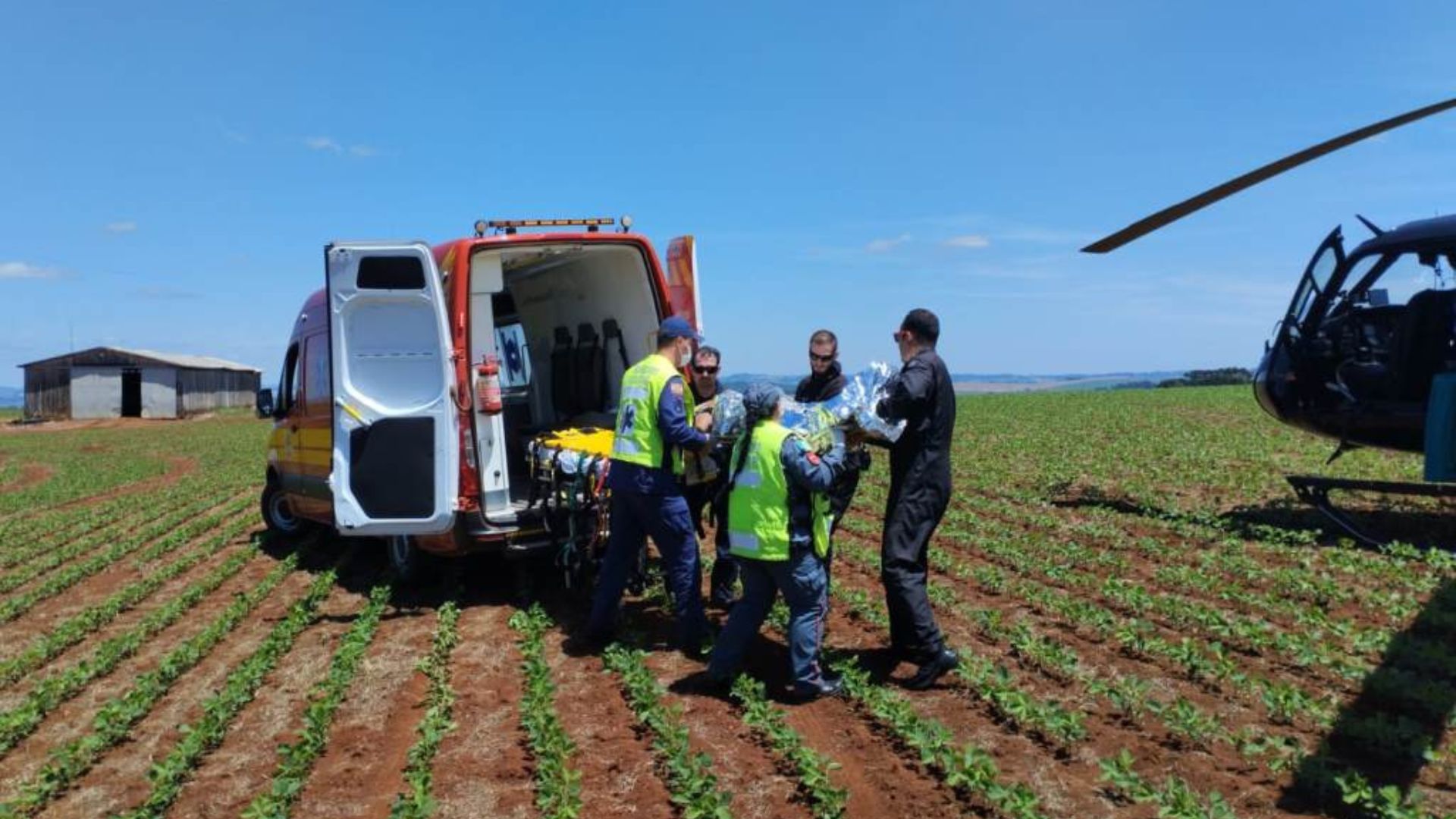 Homem é socorrido de helicóptero após cair de cavalo no interior de Abelardo Luz