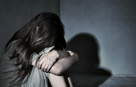 Homem é condenado a 30 anos de prisão por estuprar a própria filha