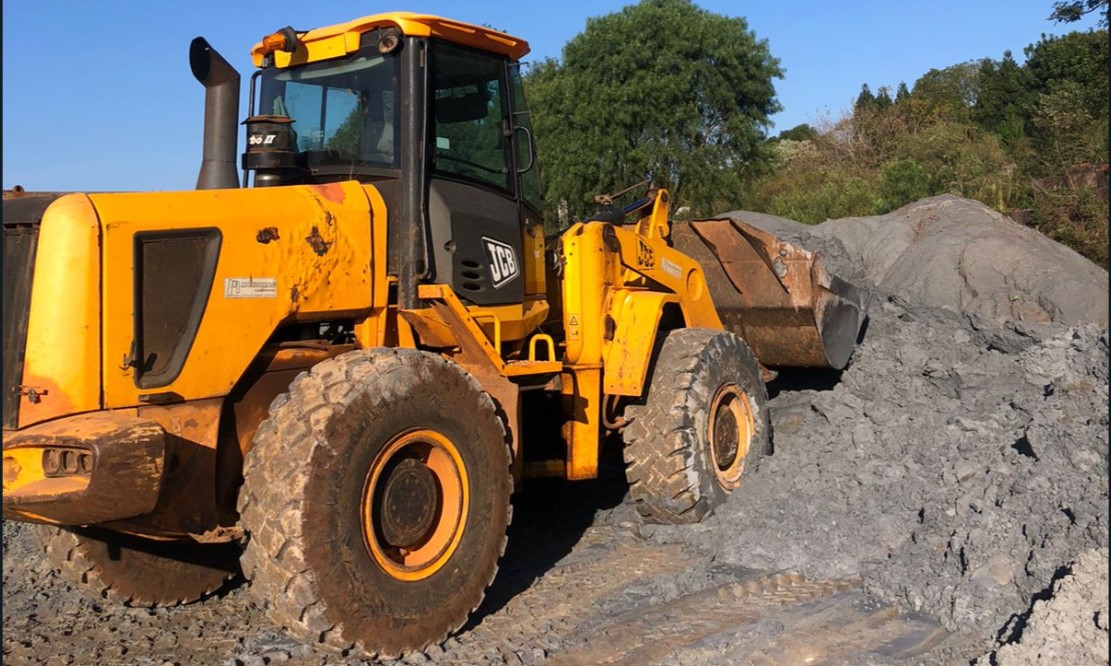 Distribuição de calcário através do Programa Terra Boa