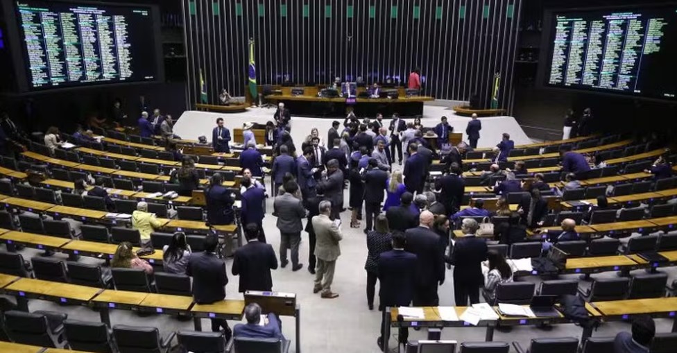 Câmara aprova projeto que cria 18 novas vagas de deputados federais