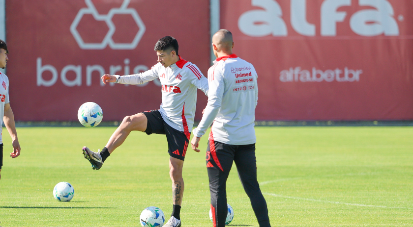 Flamengo e Inter iniciam disputa por vaga nas quartas