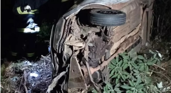 Mulher rasteja para meio de rodovia e pede ajuda após acidente na BR-282, em SC