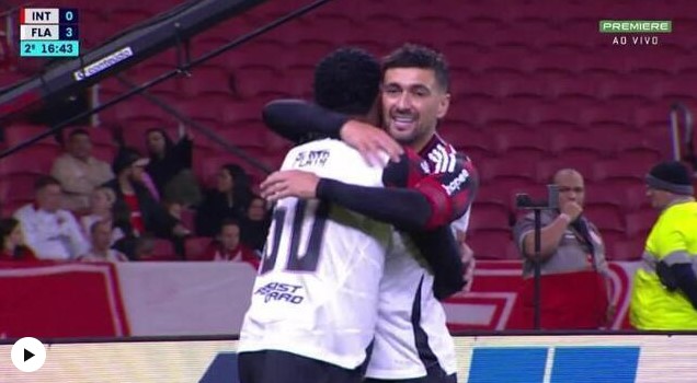 Com dois de Pedro, Flamengo bate o Inter com facilidade e abre na liderança do Brasileiro