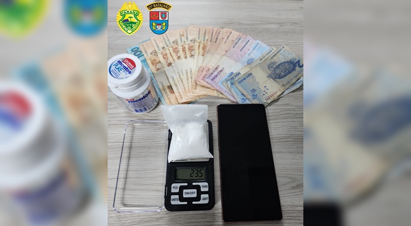 Homem é preso com drogas no centro do município